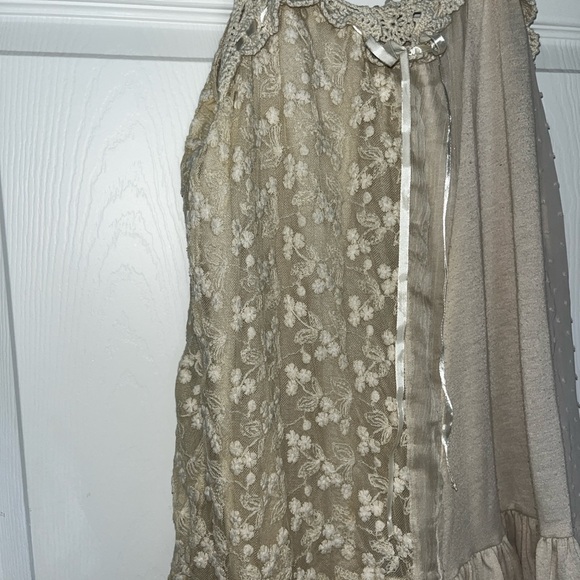 Creme Ryu Dress - Picture 6 of 10